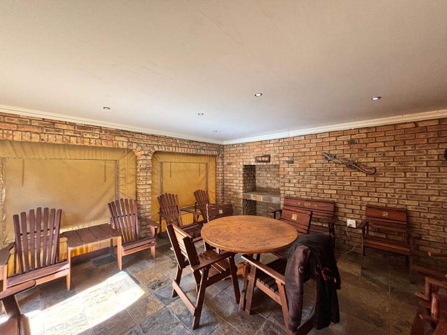 4 Bedroom Property for Sale in Flamwood North West
